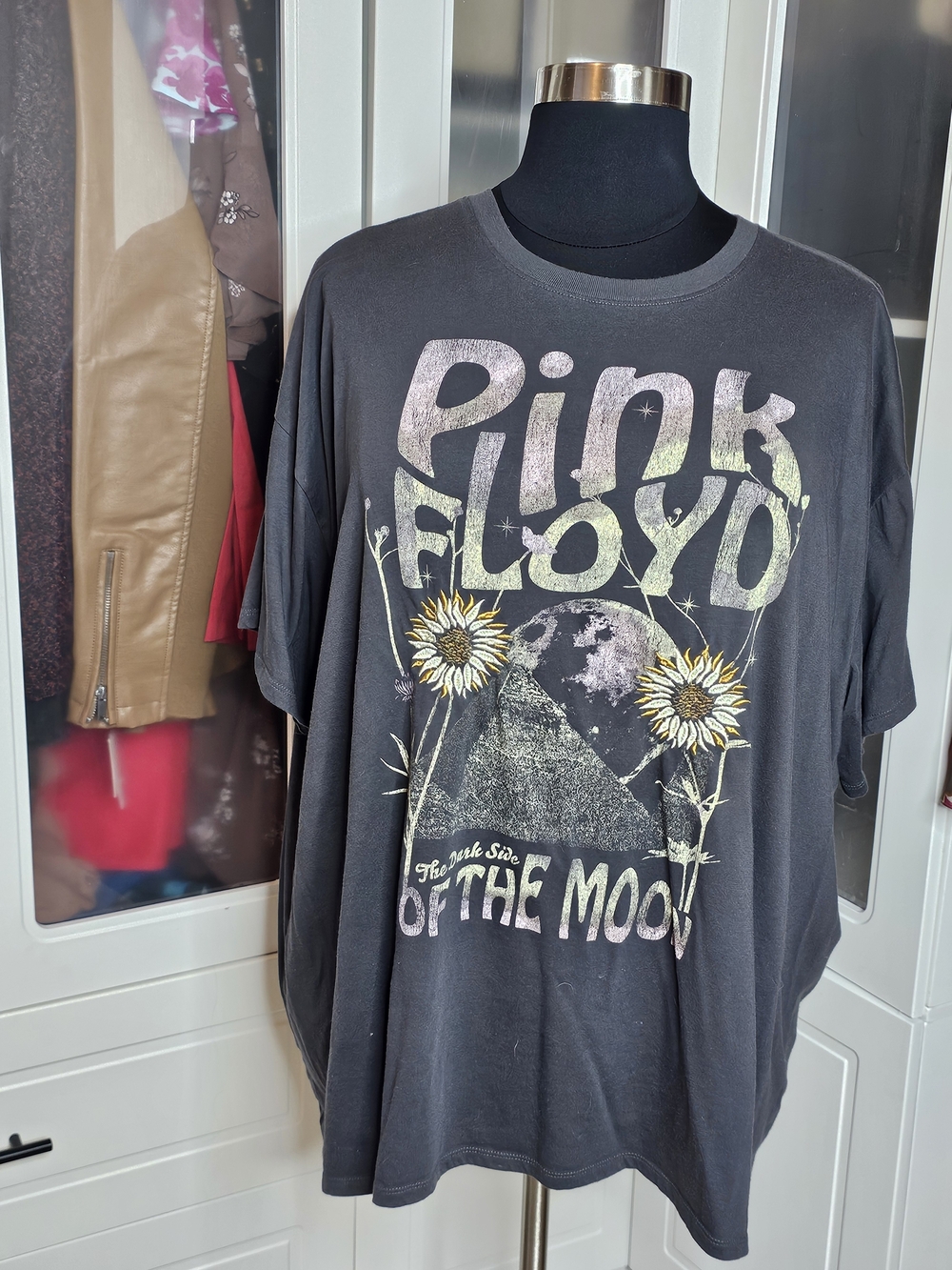Pink Floyd Band Tee Size 3X Graphic Tee - Black with Pastel Print